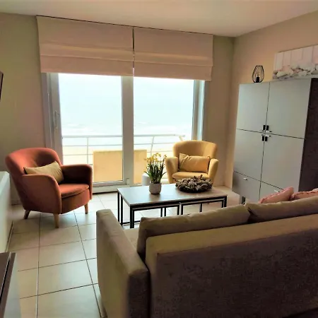 Apartment Met Zeezicht En Verwarmd Zwembad Ostende