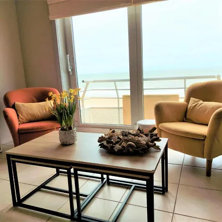 Met Zeezicht En Verwarmd Zwembad Apartment *