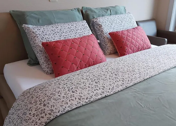 Met Zeezicht En Verwarmd Zwembad *