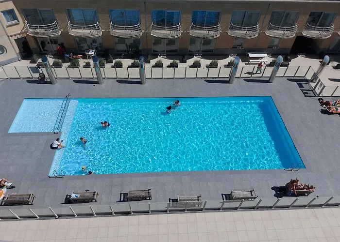 Met Zeezicht En Verwarmd Zwembad *