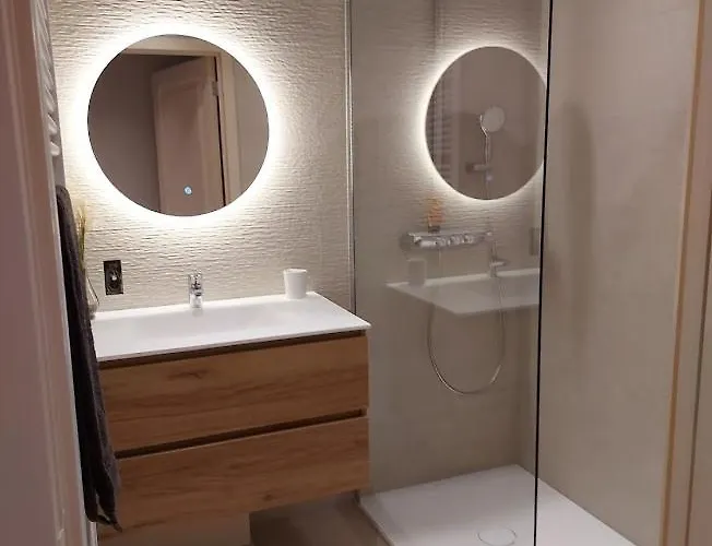 Met Zeezicht En Verwarmd Zwembad